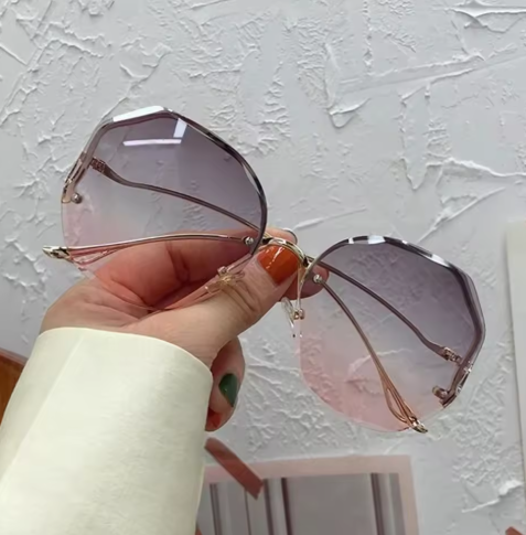 Why the Aura Facet Sunglasses Belong in Every Carry-On